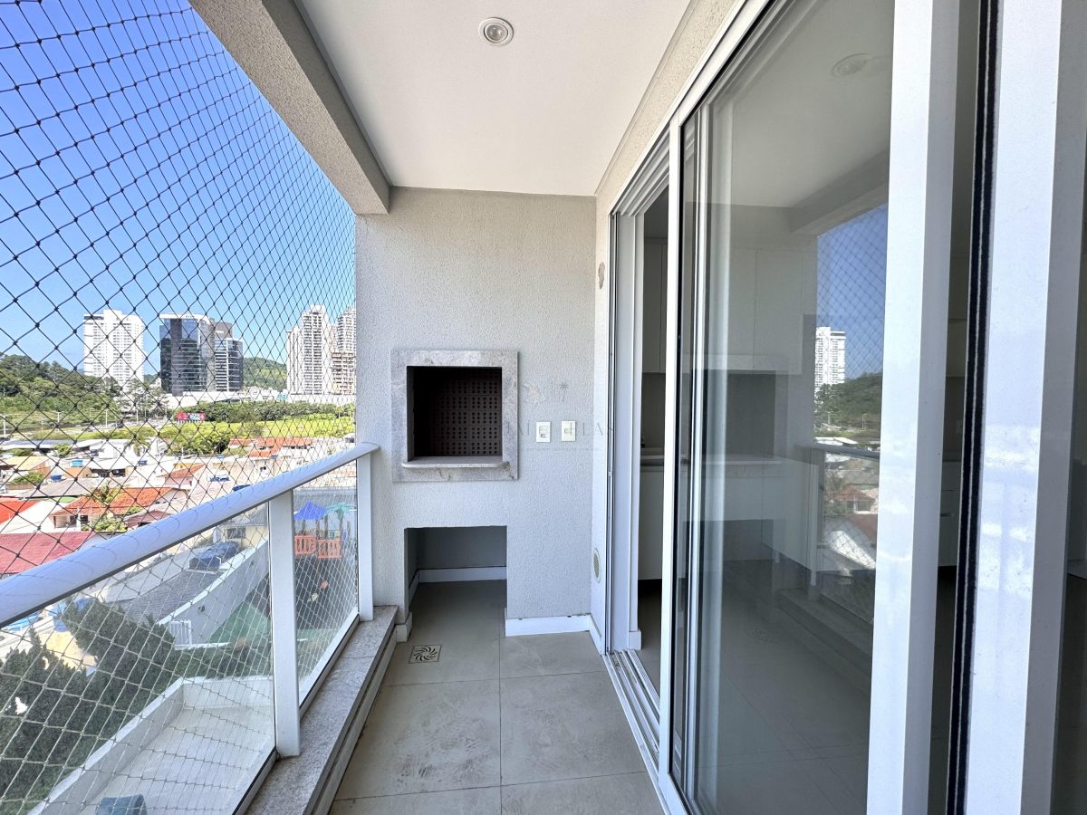 Apartamento dois dormitórios para venda no Praia Brava