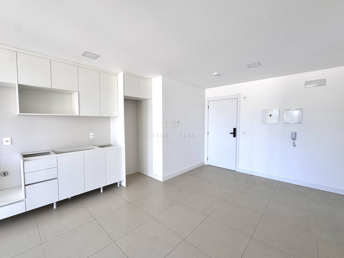 Apartamento dois dormitórios para venda no Praia Brava