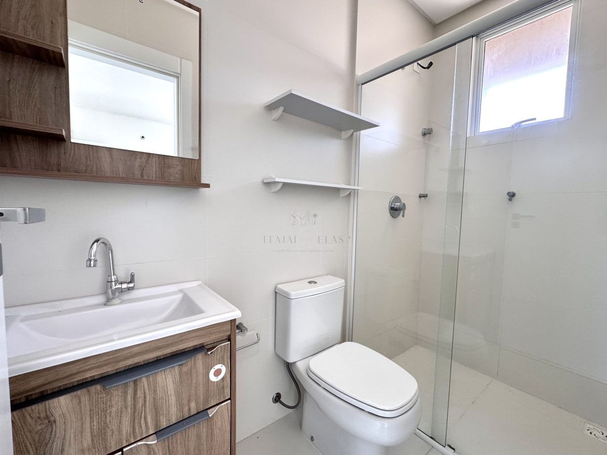 Apartamento dois dormitórios para venda no Praia Brava