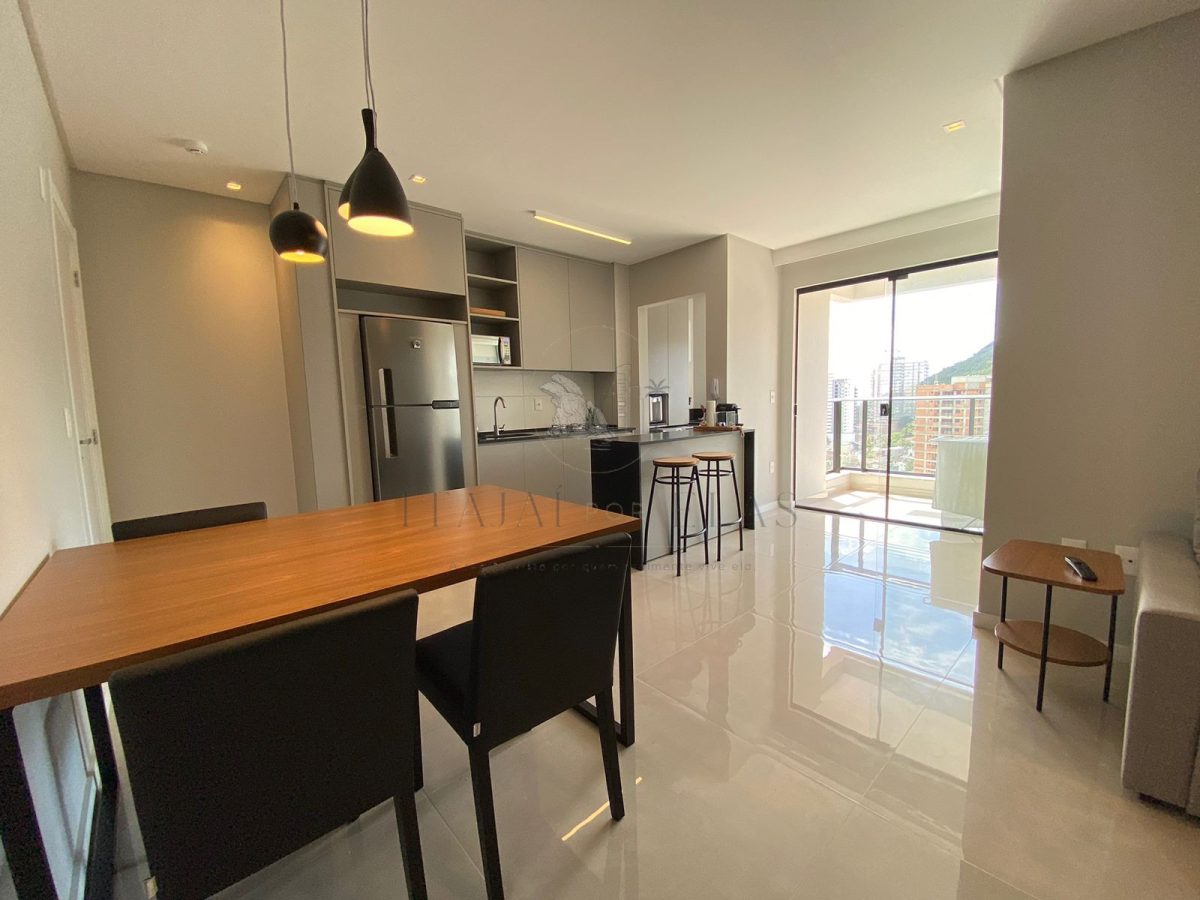 Apartamento 2 suítes para Locação Anual no bairro Fazenda em Itajaí
