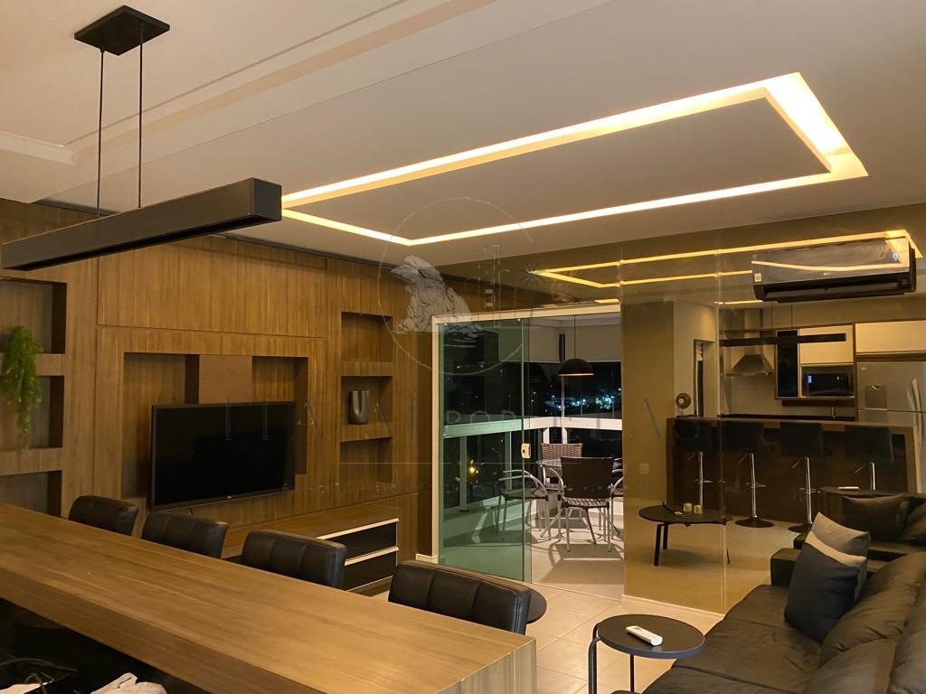 Apartamento 2 dormitorios na Praia Brava