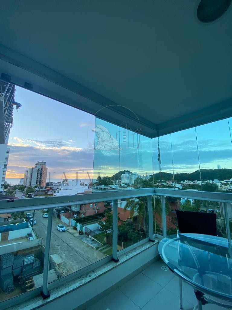 Apartamento 2 dormitorios na Praia Brava