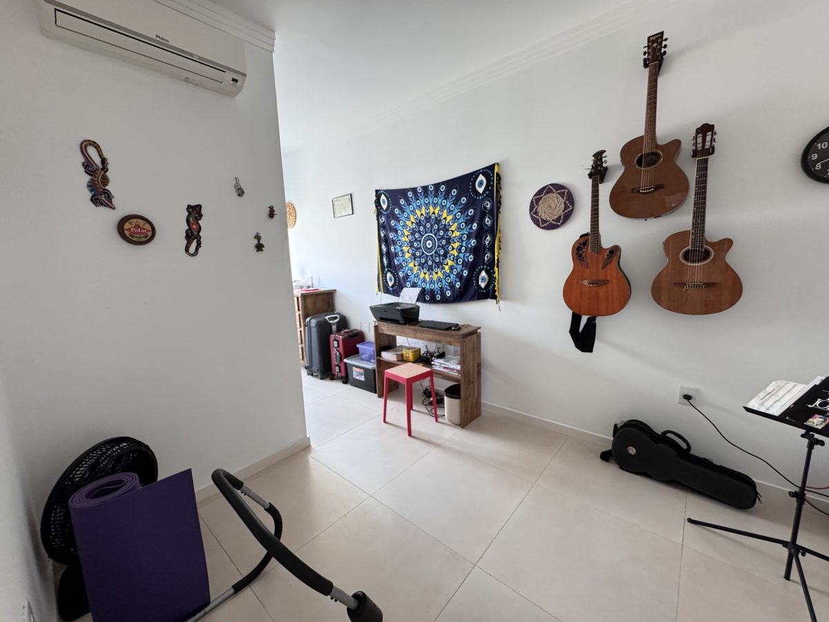 Apartamento térreo dois dormitórios na Praia dos Amores