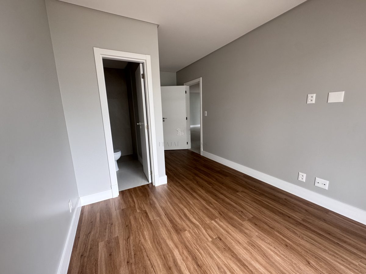 Apartamento 3 suítes para Venda no bairro Praia Brava de Itajaí em Itajaí