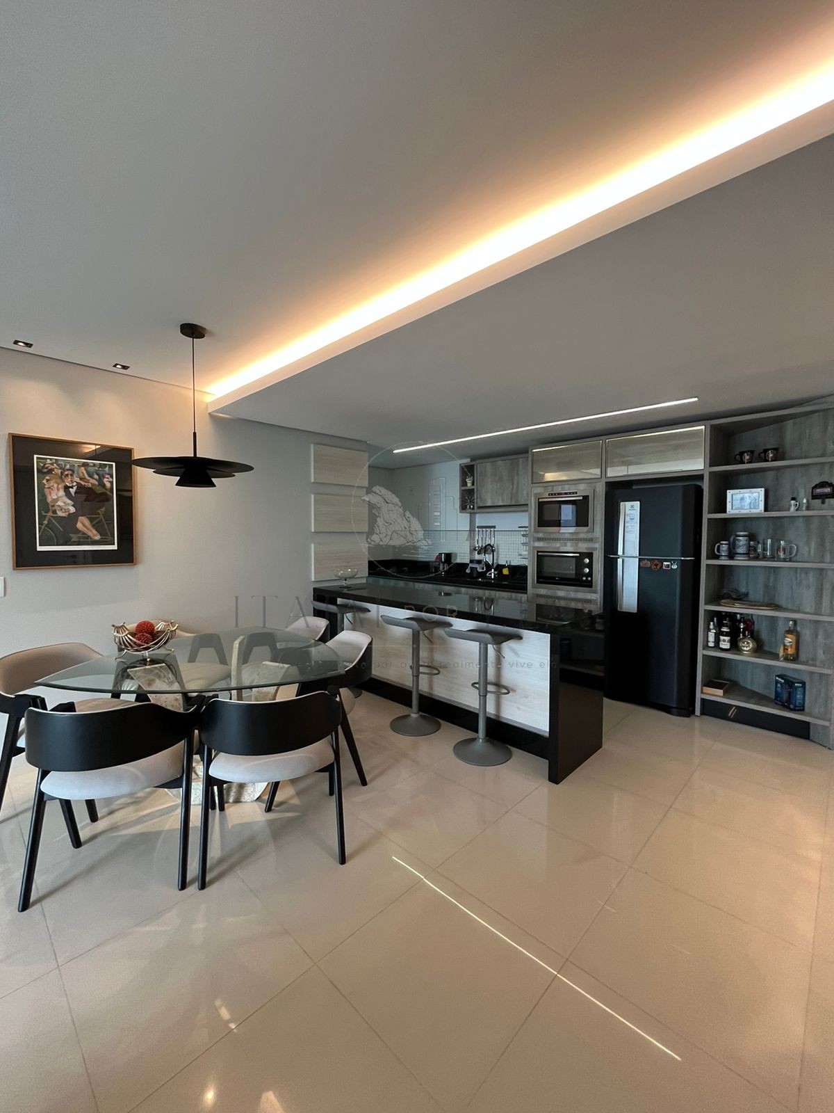 Apartamento vista mar três suítes para venda em Cabeçudas