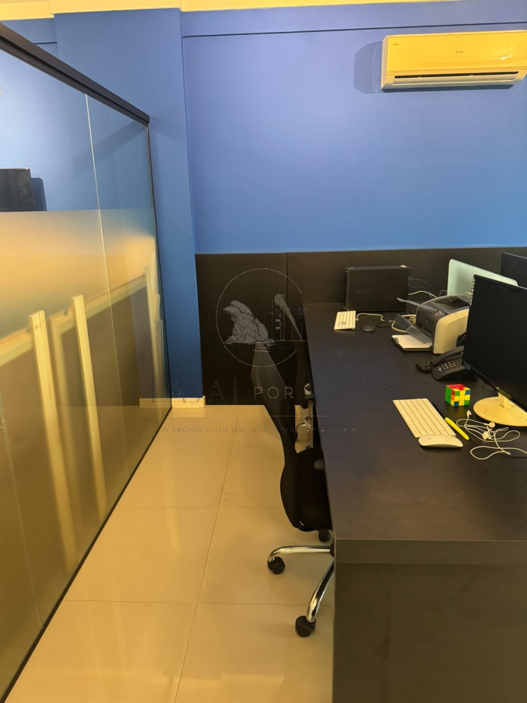 Sala comercial na rua Joenville - Itajai 