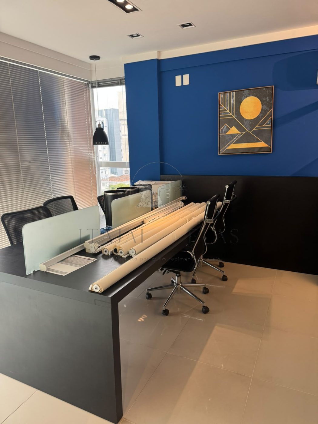 Sala comercial na rua Joenville - Itajai 