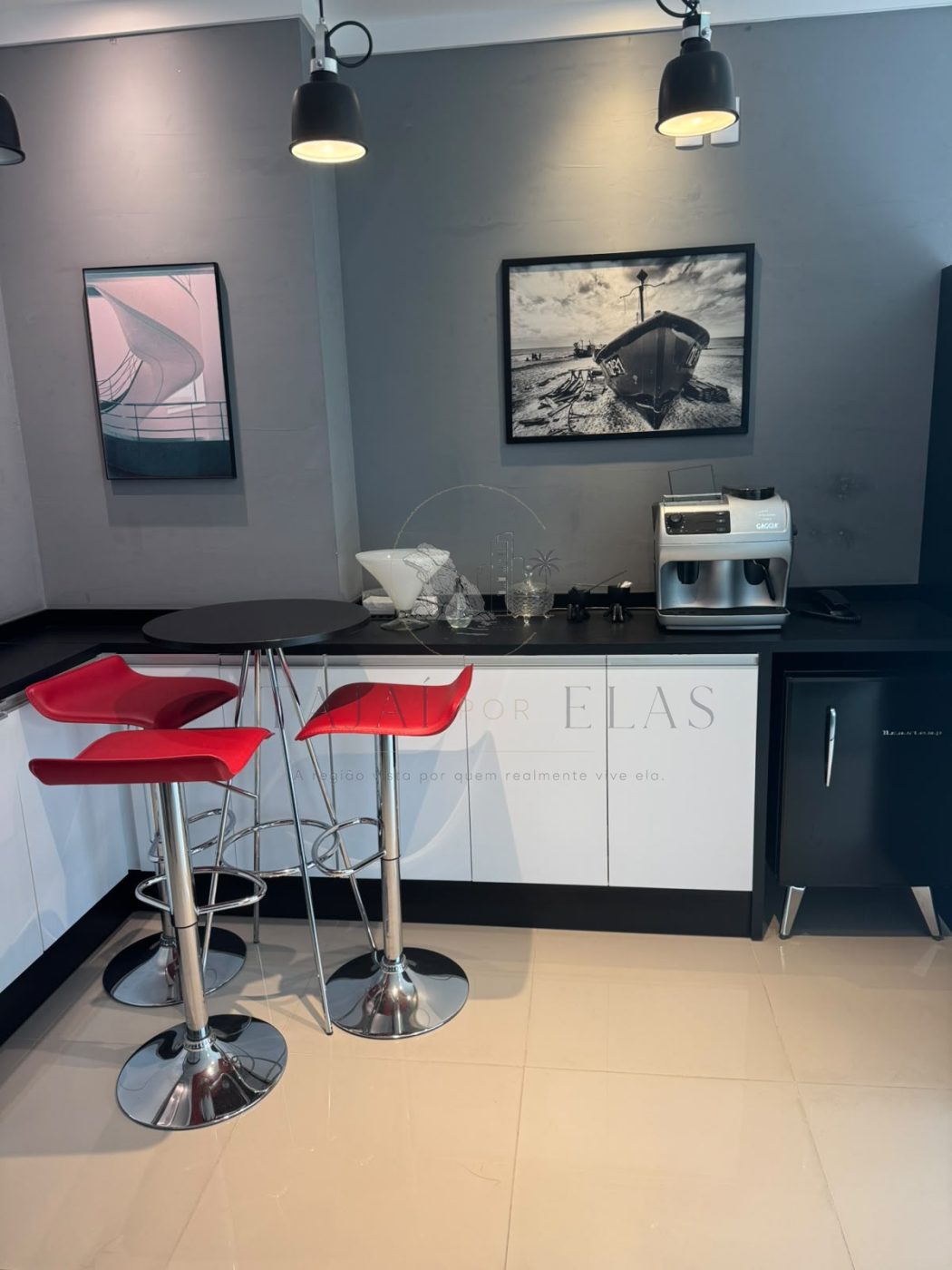 Sala comercial na rua Joenville - Itajai 