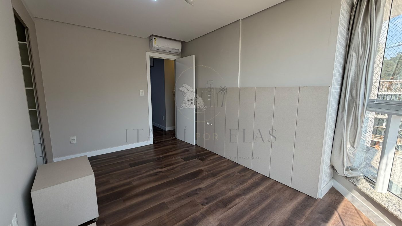 Apartamento 3 suítes para Venda no bairro Cabeçudas em Itajaí