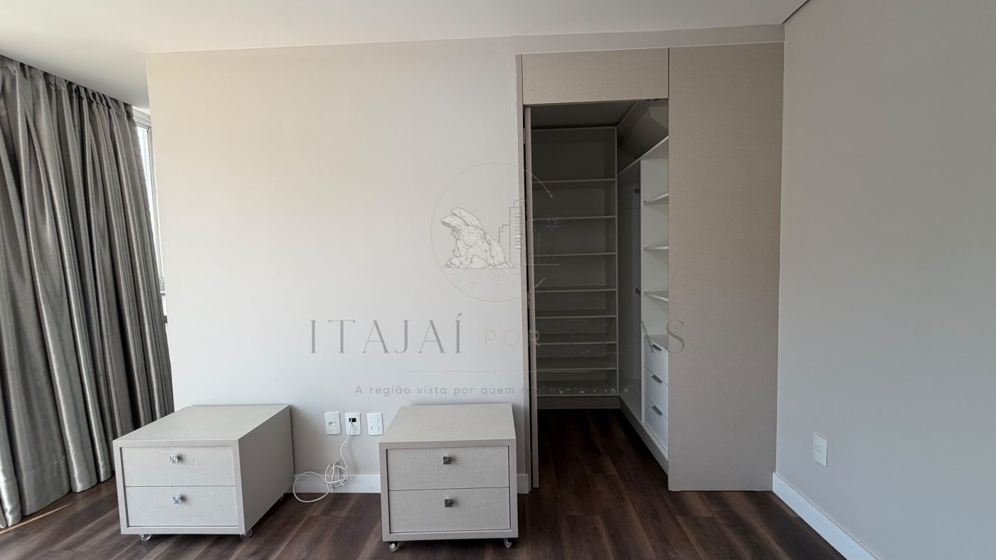 Apartamento 3 suítes para Venda no bairro Cabeçudas em Itajaí