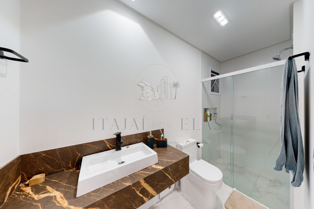 Apartamento 2 suítes na Praia Brava para venda